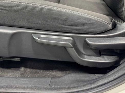 Used 2022 Honda HR-V LX image 19