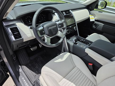 New 2026 Land Rover Discovery Dynamic SE AWD/4WD image 10