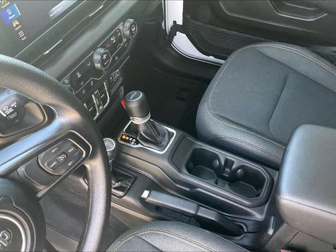 Used 2025 Jeep Gladiator Sport AWD/4WD image 15