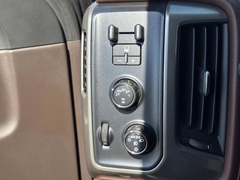 Used 2017 Chevrolet Silverado 1500 High Country AWD/4WD image 18