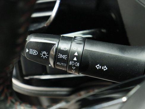 Used 2020 Mitsubishi Outlander LE FWD image 13