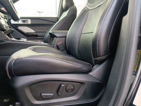 Used 2022 Ford Explorer ST w/ ST Street Pack image 25