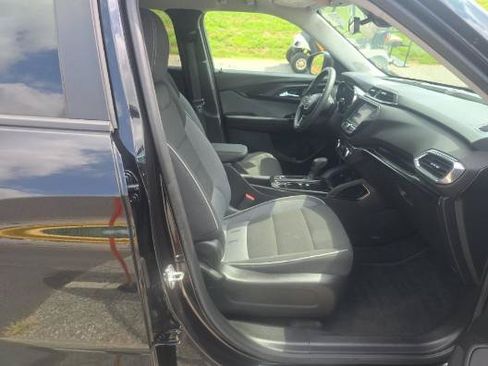 Used 2022 Chevrolet TrailBlazer LT AWD/4WD image 9