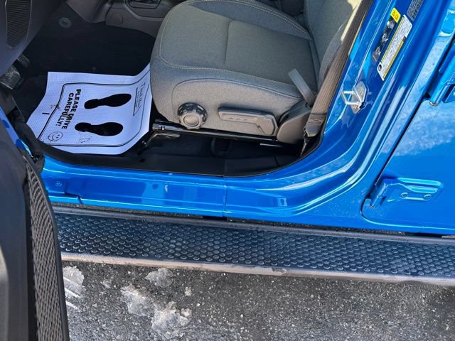 New 2025 Jeep Wrangler Unlimited Sahara w/ Safety Group AWD/4WD image 11