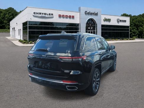 Used 2023 Jeep Grand Cherokee Overland AWD/4WD image 6