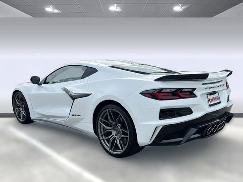 Used 2024 Chevrolet Corvette Z06 image 3