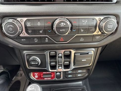 New 2026 Jeep Gladiator Willys image 17