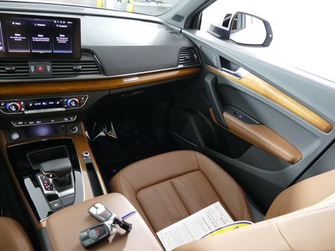 Used 2023 Audi Q5 2.0T Premium Plus w/ Premium Plus Package AWD/4WD image 26