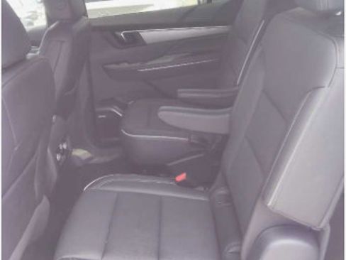 Used 2025 Buick Enclave Preferred AWD/4WD image 10