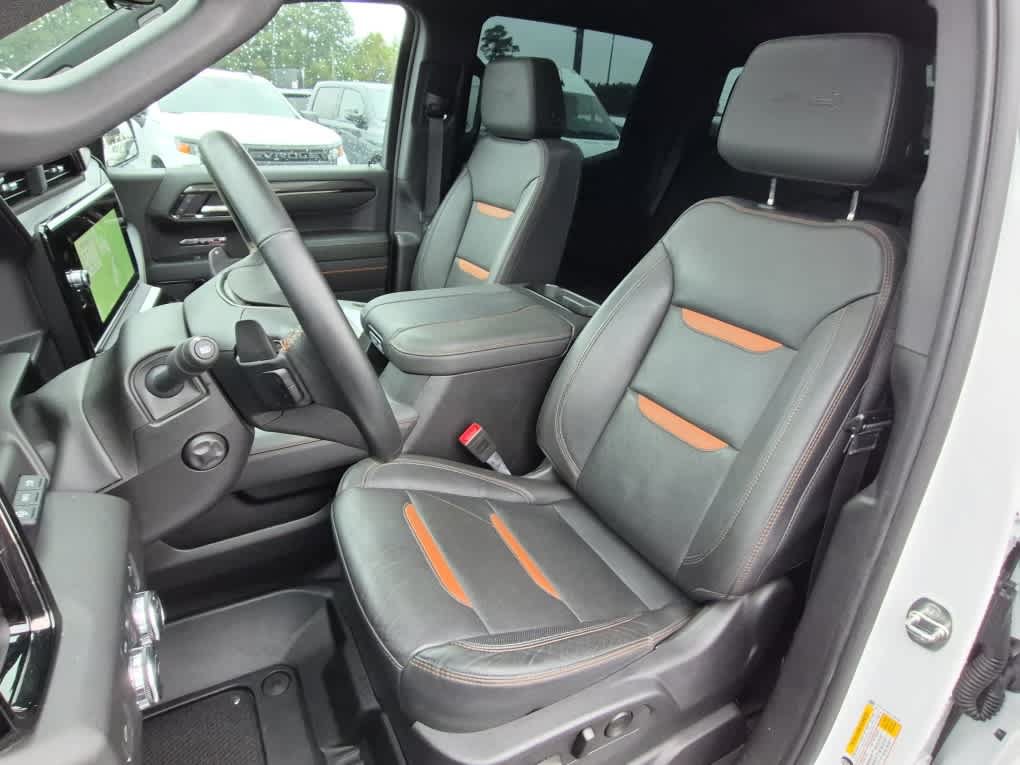Used 2023 GMC Sierra 1500 AT4 w/ Technology Package AWD/4WD image 14