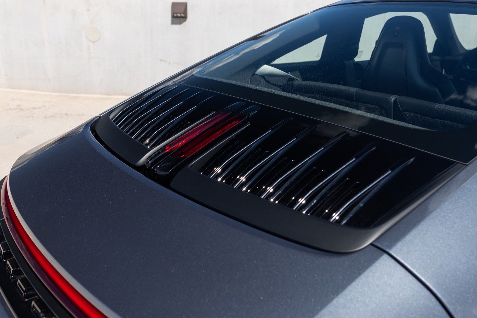Used 2025 Porsche 911 Carrera T RWD image 32