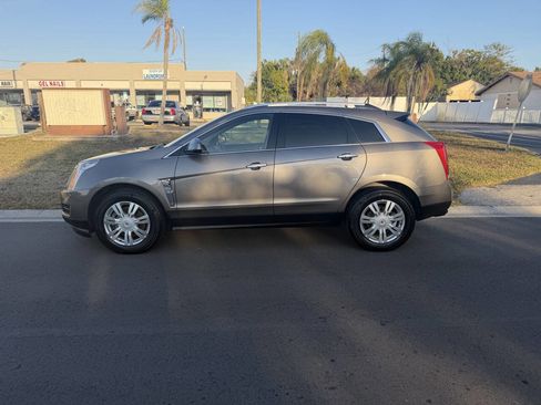 Used 2011 Cadillac SRX Luxury image 7