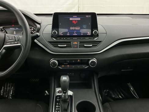 Used 2020 Nissan Altima 2.5 S FWD image 29