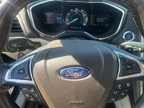 Used 2017 Ford Fusion Platinum image 12