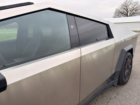 Used 2025 Tesla Cybertruck AWD Crew Cab image 11