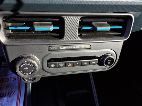 Certified 2025 Ford Maverick Lobo image 12