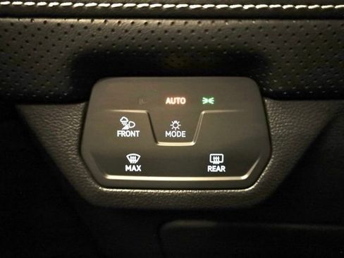 New 2026 Volkswagen Atlas Cross Sport SEL Premium R-Line AWD/4WD image 31
