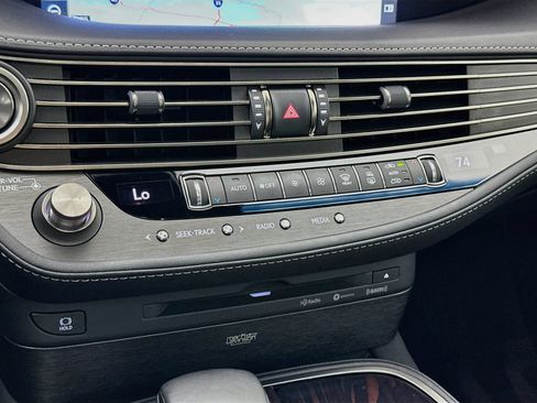 Used 2019 Lexus LS 500 w/ Interior Upgrade Package RWD image 17