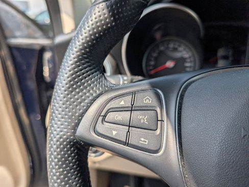 Used 2019 Mercedes-Benz GLC 300 4MATIC image 16