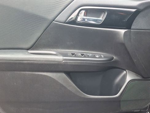 Used 2016 Honda Accord LX image 16