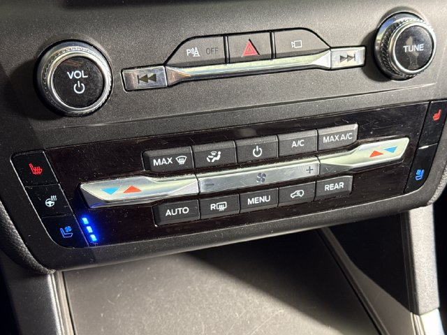 Used 2020 Ford Explorer Limited AWD/4WD image 37