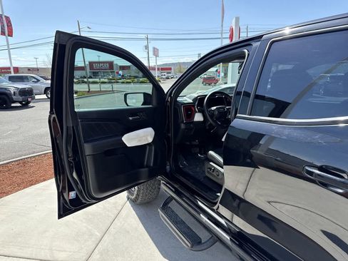 Used 2023 GMC Canyon AT4X AWD/4WD image 10