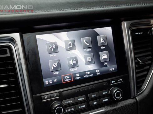 Used 2018 Porsche Macan Turbo image 69