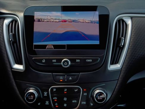 Used 2024 Chevrolet Malibu LT FWD image 9