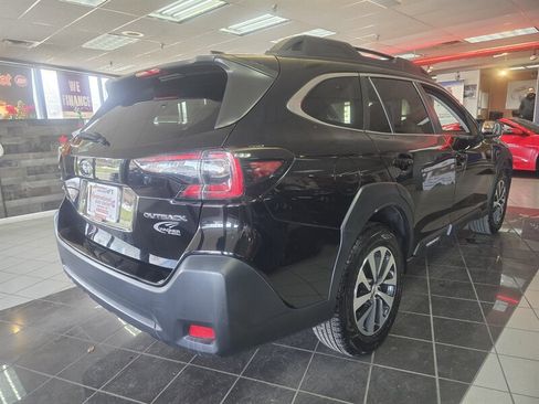 Used 2023 Subaru Outback Premium image 4