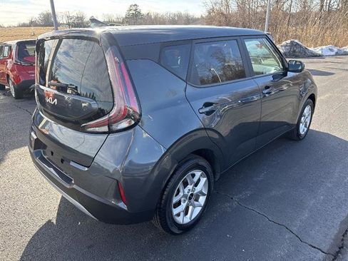 Used 2023 Kia Soul LX w/ Option Group 015 FWD image 7