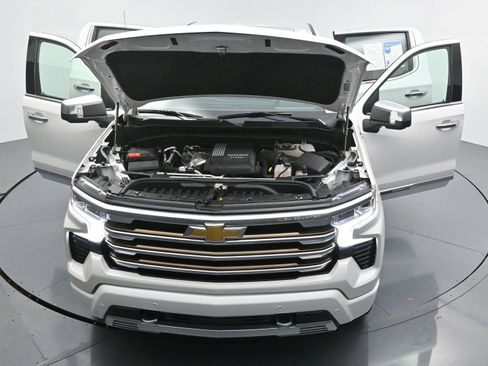 Used 2022 Chevrolet Silverado 1500 High Country w/ Technology Package image 45