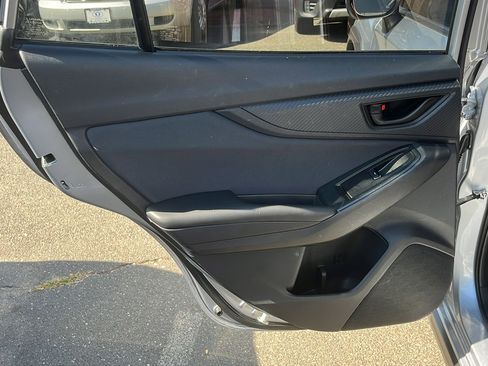 Used 2019 Subaru Crosstrek 2.0i Premium w/ Eyesight System image 21