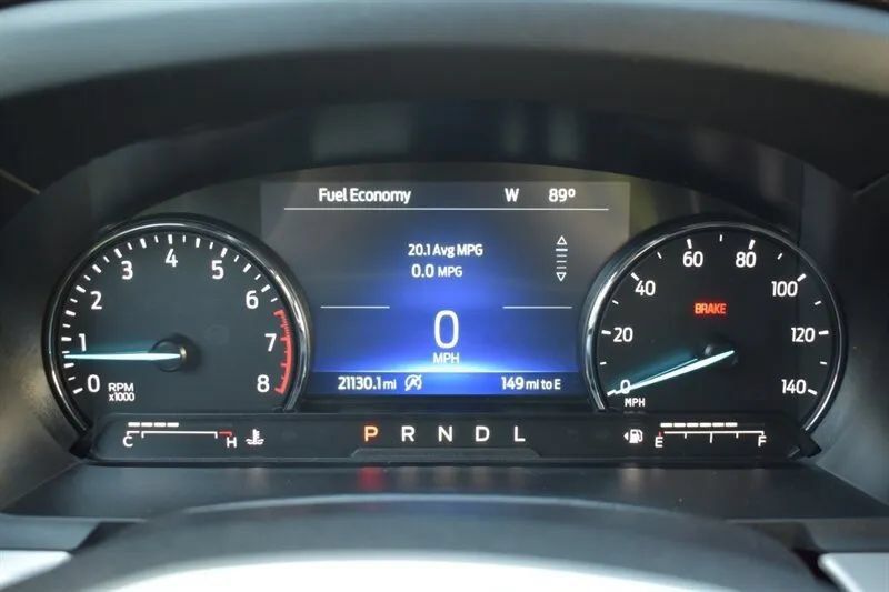 Used 2024 Ford Explorer XLT w/ Equipment Group 202A AWD/4WD image 17