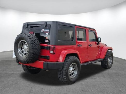 Used 2018 Jeep Wrangler Unlimited Sahara w/ Connectivity Group image 4