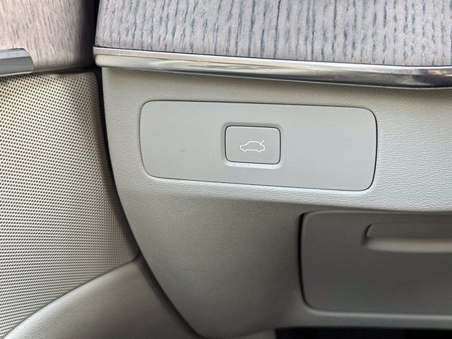 Certified 2023 Volvo XC90 B6 Core w/ Climate Package AWD/4WD image 32