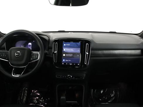 Certified 2023 Volvo C40 Recharge Core w/ Climate Package image 7