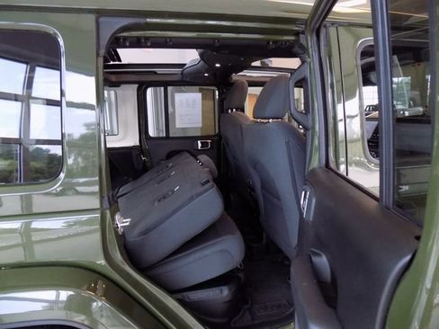 Used 2024 Jeep Wrangler Unlimited w/ Convenience Group AWD/4WD image 35