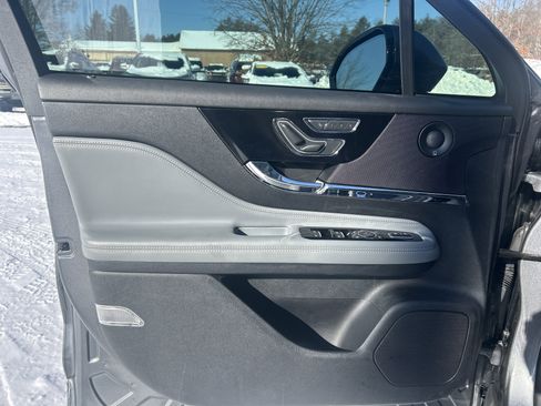 Used 2021 Lincoln Corsair Reserve w/ Equipment Group 201A image 12