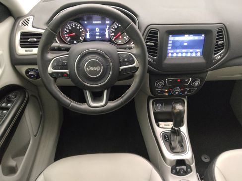 Used 2019 Jeep Compass Latitude w/ Popular Equipment Group FWD image 22