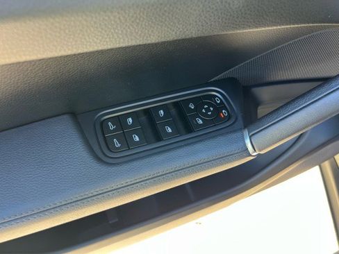Used 2023 Porsche Cayenne image 27