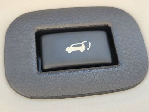 Used 2020 Nissan Rogue SV FWD image 14
