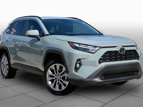 Used 2023 Toyota RAV4 XLE Premium FWD image 3
