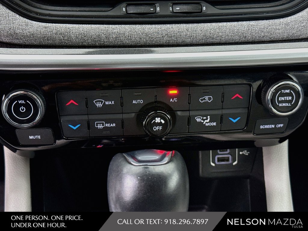 Used 2022 Jeep Compass Latitude w/ Sun and Sound Group AWD/4WD image 29