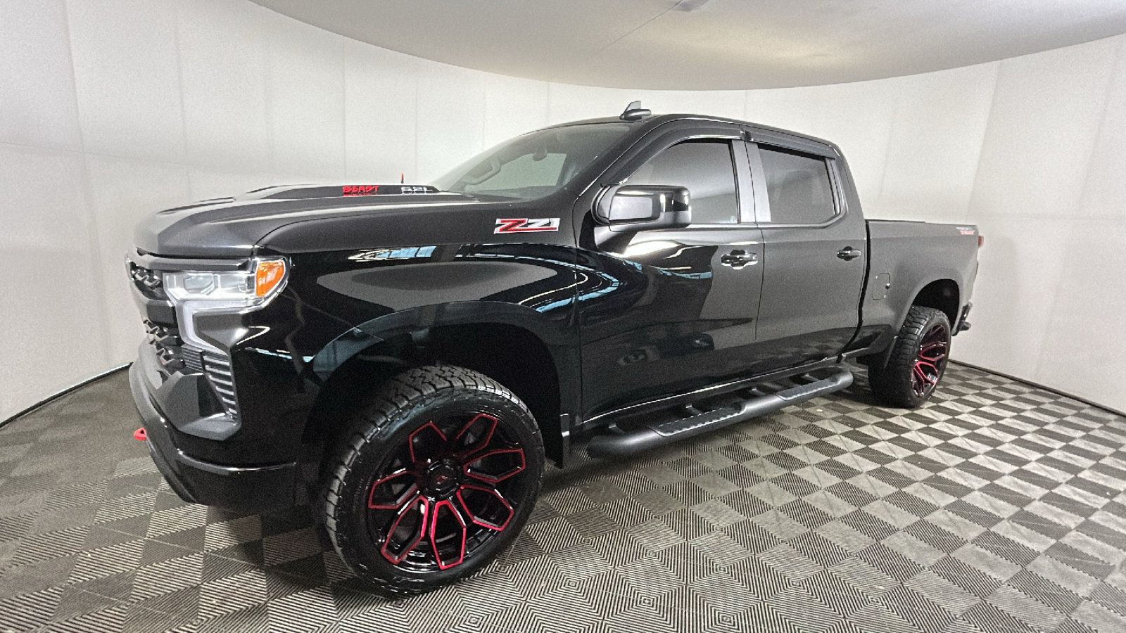 Used 2025 Chevrolet Silverado 1500 LT Trail Boss w/ Convenience Package II AWD/4WD image 8