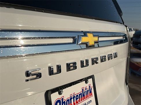 Used 2024 Chevrolet Suburban Premier image 12