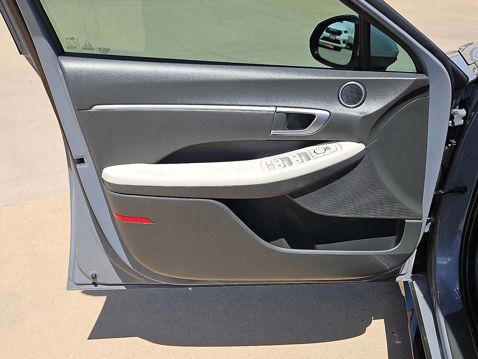 Used 2025 Hyundai Sonata SEL FWD image 12