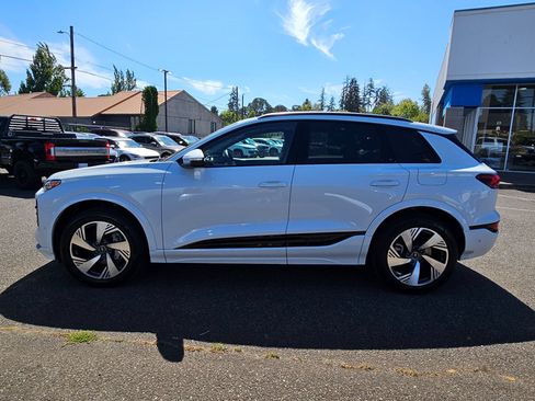 Used 2025 Audi Q6 e-tron Premium Plus w/ Premium Plus AWD/4WD image 2