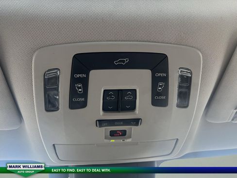 Used 2021 Toyota Sienna XLE image 21