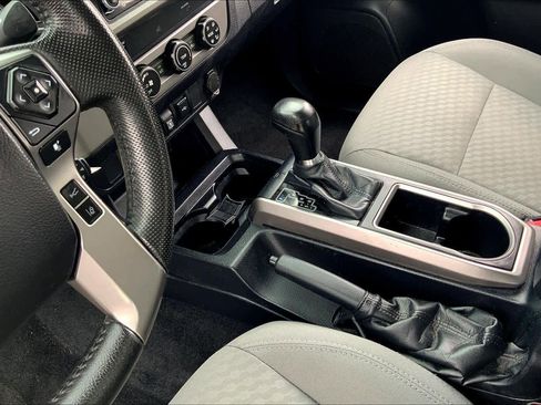 Used 2020 Toyota Tacoma SR5 image 16