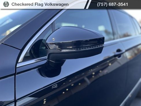 Used 2023 Volkswagen Tiguan SEL R-Line image 11
